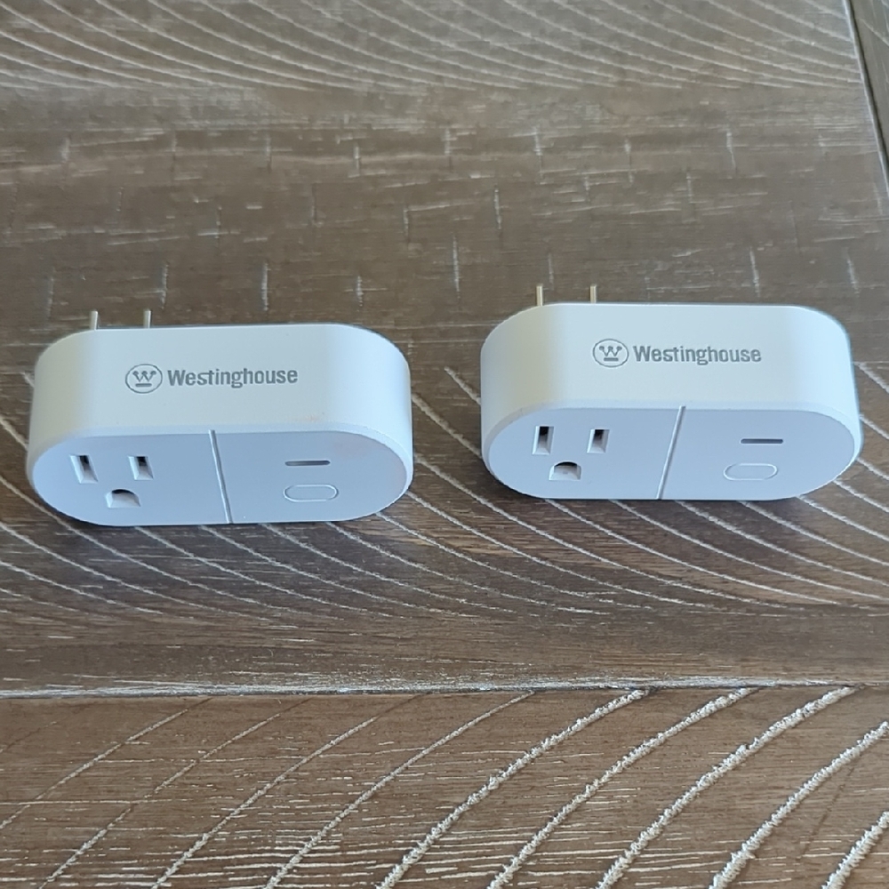 Westinghouse Smart Plugs in White